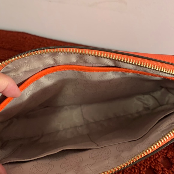 Authentic Michael Kors jet set large saffiano - Picture 6 of 7